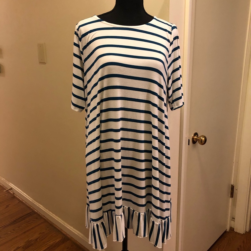 Agnes & Dora ruffle bottom striped shirt 2xl